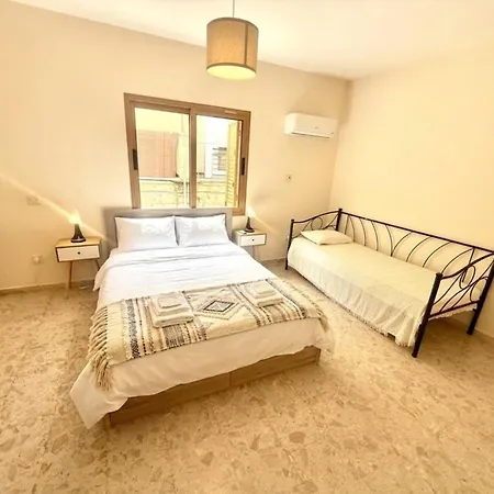 Marina Apartament Latsi